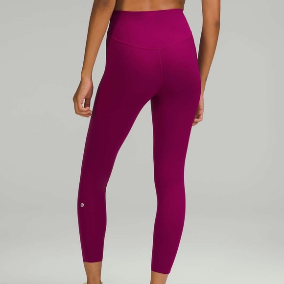 NEW LULULEMON LEGGINGS - Picture 4 of 7